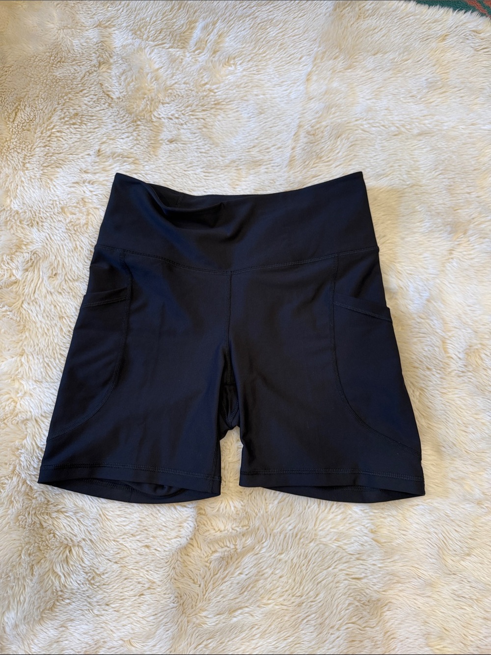 Old Navy Active High-Rise Powersoft black biker shorts